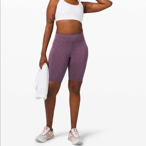 Lululemon Invigorate High-Rise Short 10" sz 6 color: heathered black currant.